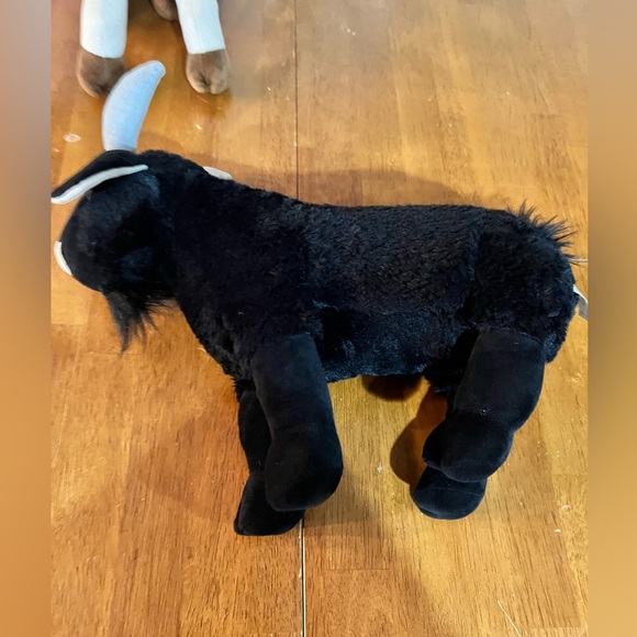 Stuffed goats - Picture 8 of 10